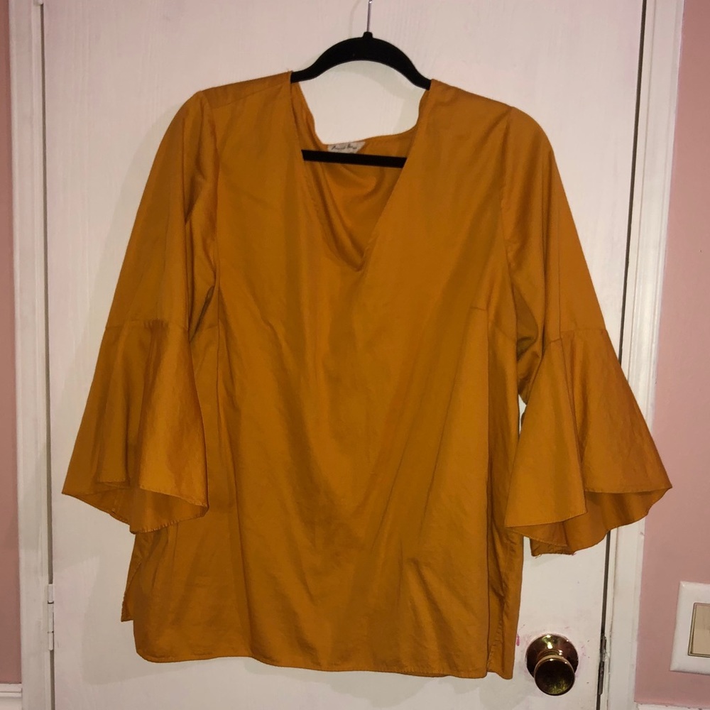 2X gold peplum sleeve top